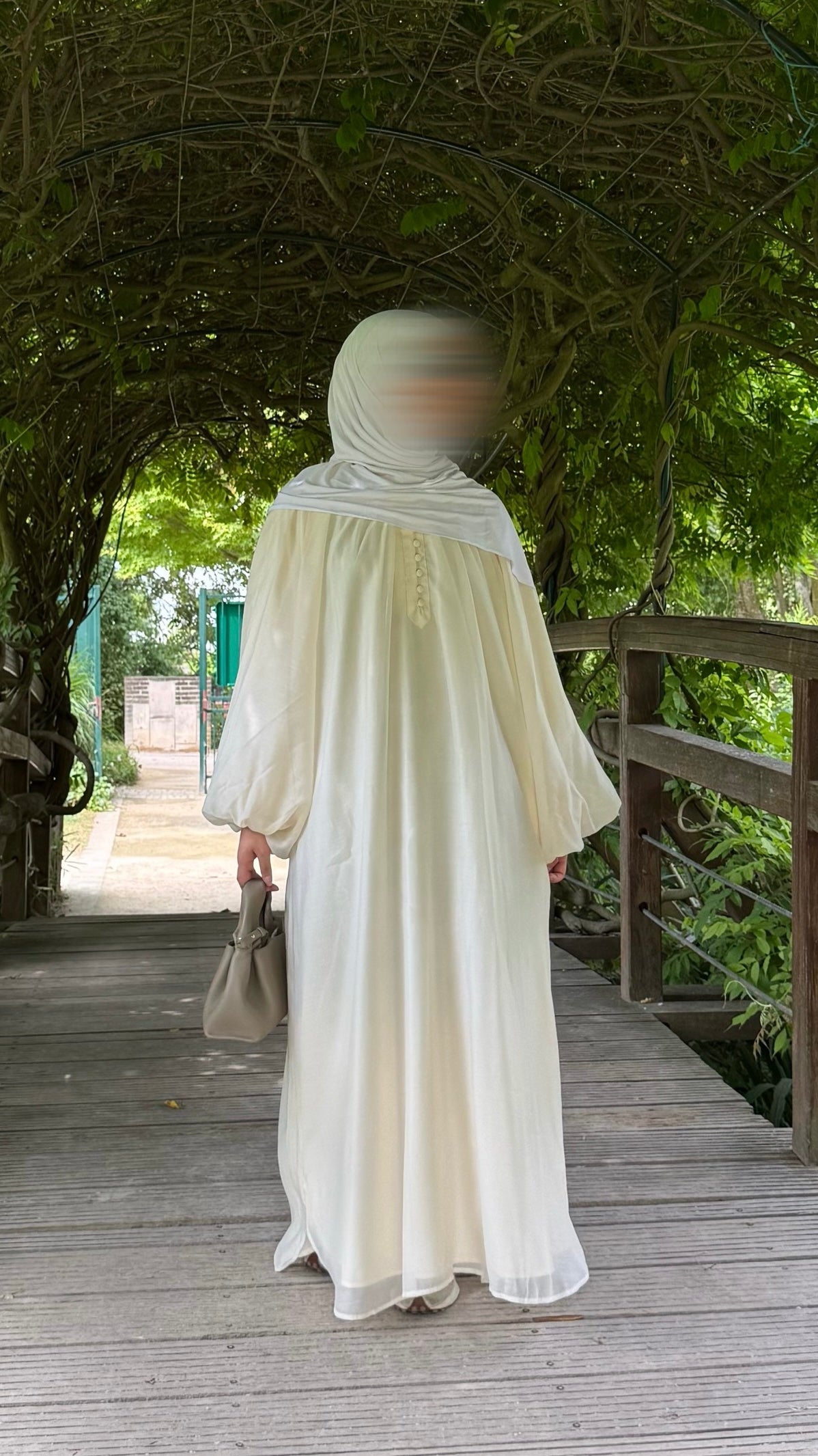 Robe manches bouffantes